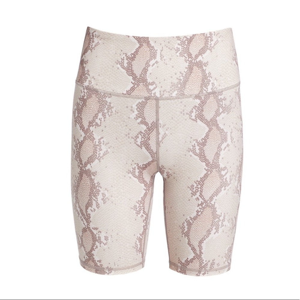 Varley Biker Shorts NWT Size Small